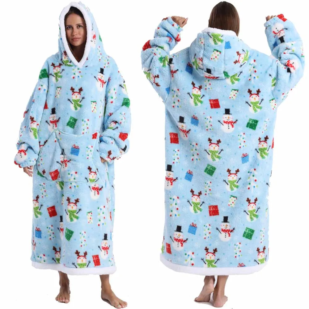 Spooky Snuggle – Hoodie-Decke mit Ärmeln