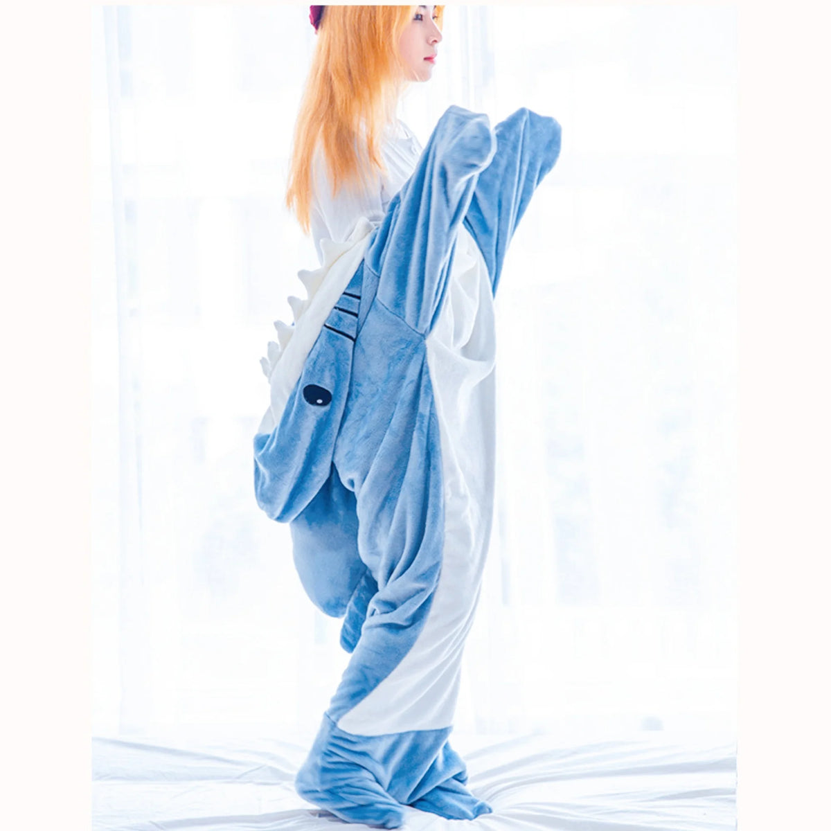 Hai-Hallo! – Flauschiger Kuschel-Onesie mit Kapuze