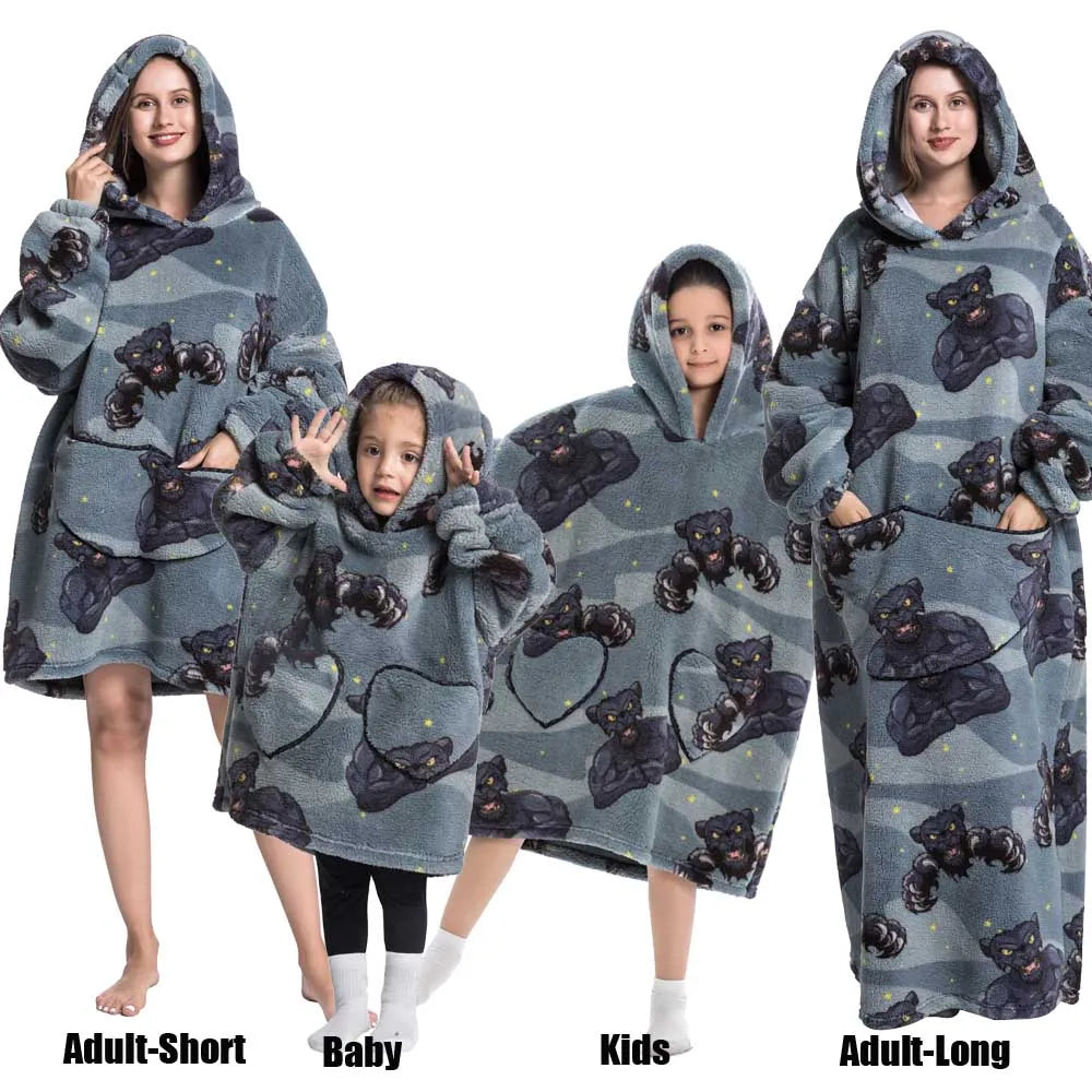 Familien-Flausch – XXL-Hoodie-Decke mit Ärmeln