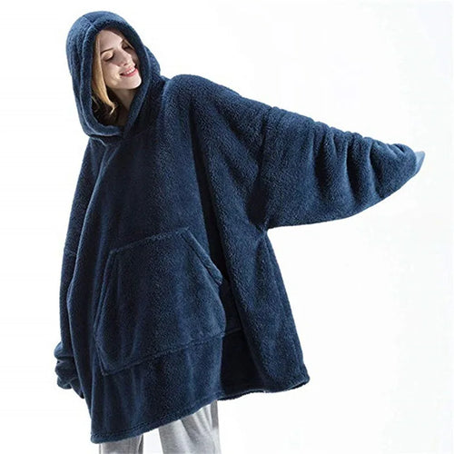 Doppelt eingekuschelt – Wendbare Fleece-Hoodie-Decke