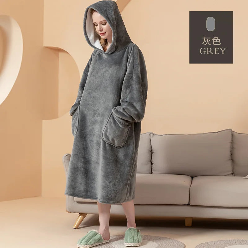 Sofa-Schnecke – Oversize-Kapuzenpulli-Decke