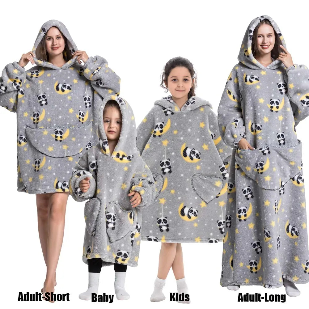 Familien-Flausch – XXL-Hoodie-Decke mit Ärmeln