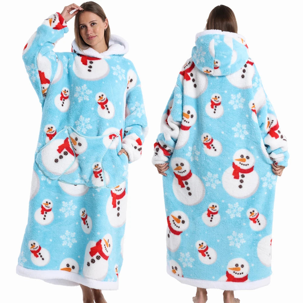 Spooky Snuggle – Hoodie-Decke mit Ärmeln