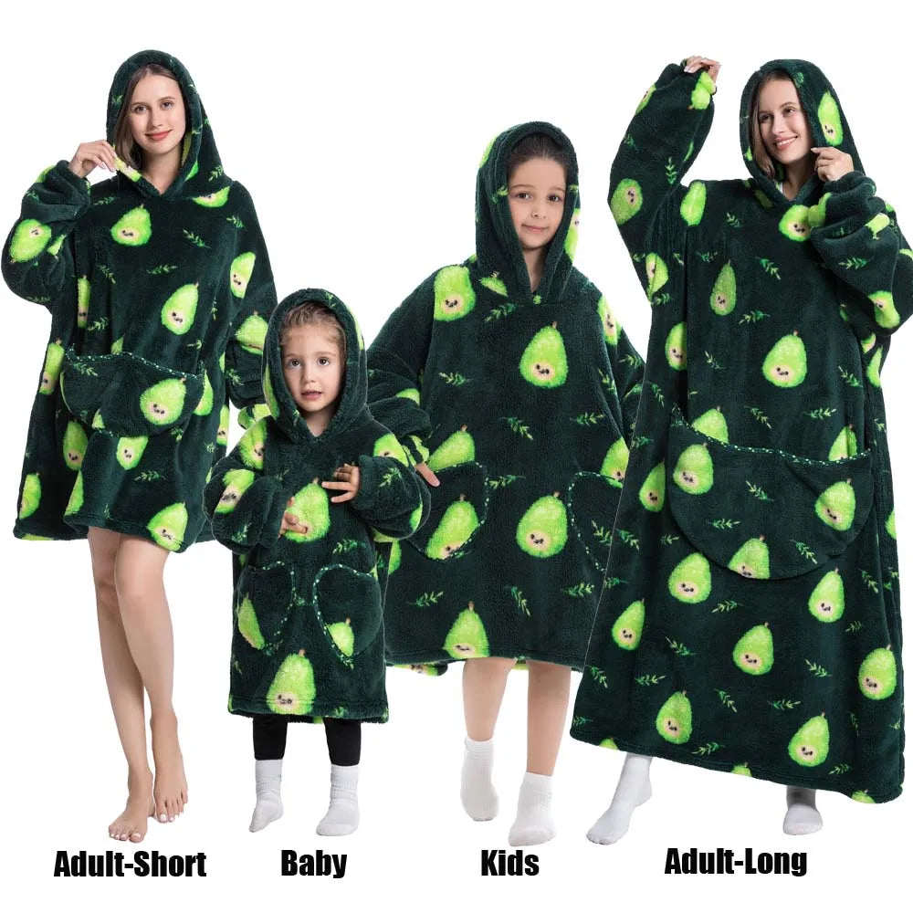 Familien-Flausch – XXL-Hoodie-Decke mit Ärmeln