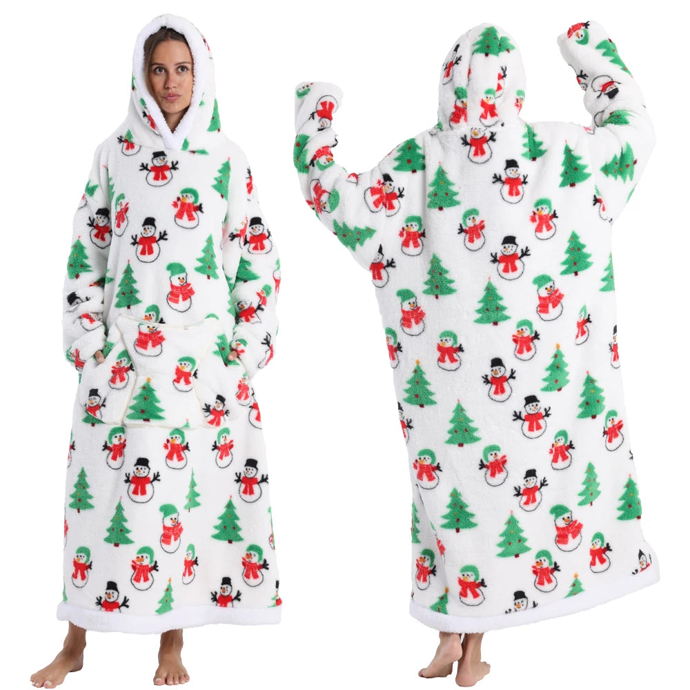 Spooky Snuggle – Hoodie-Decke mit Ärmeln