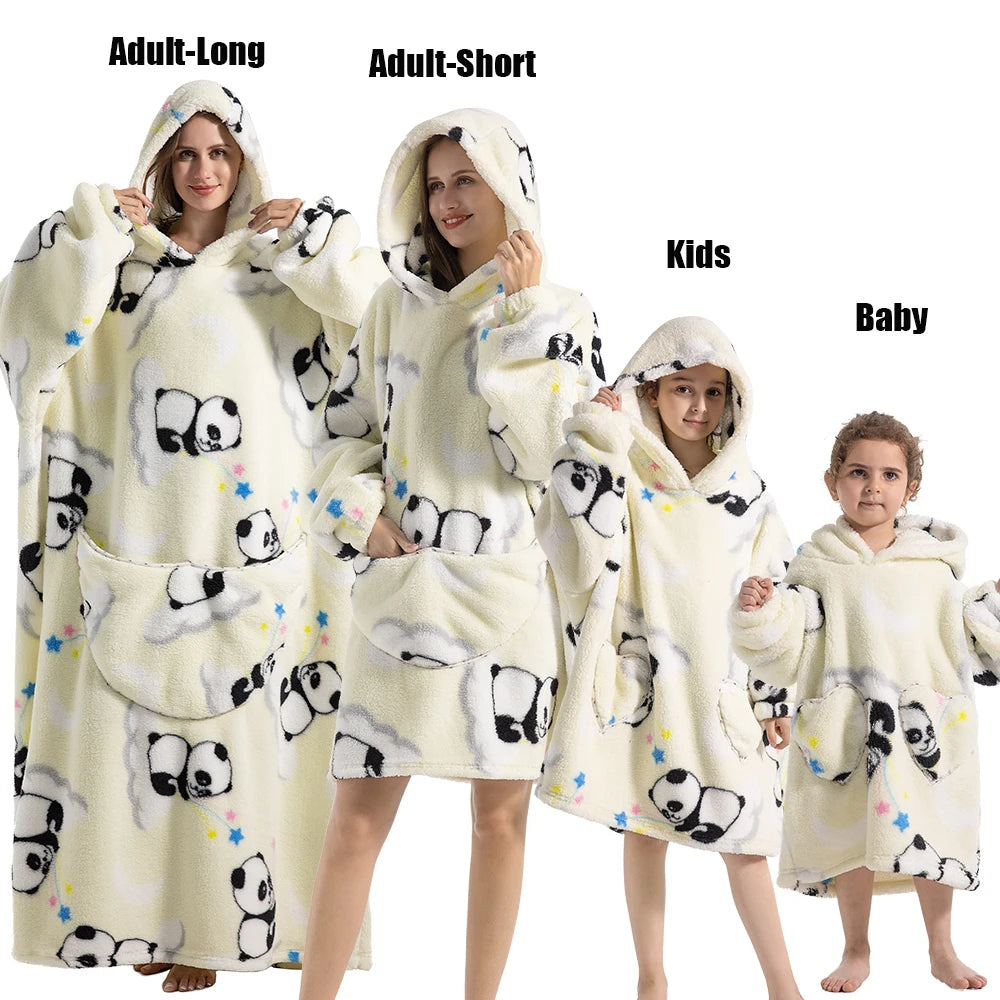 Familien-Flausch – XXL-Hoodie-Decke mit Ärmeln