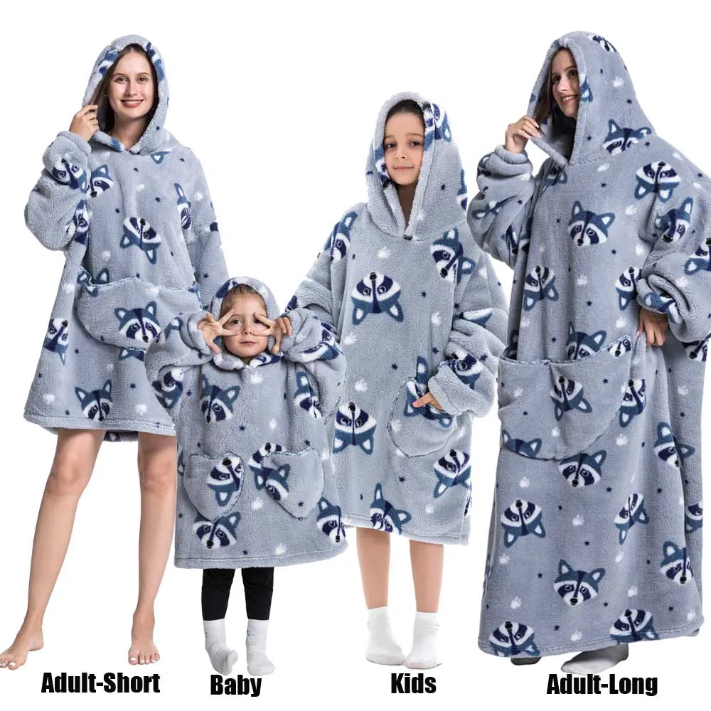 Familien-Flausch – XXL-Hoodie-Decke mit Ärmeln