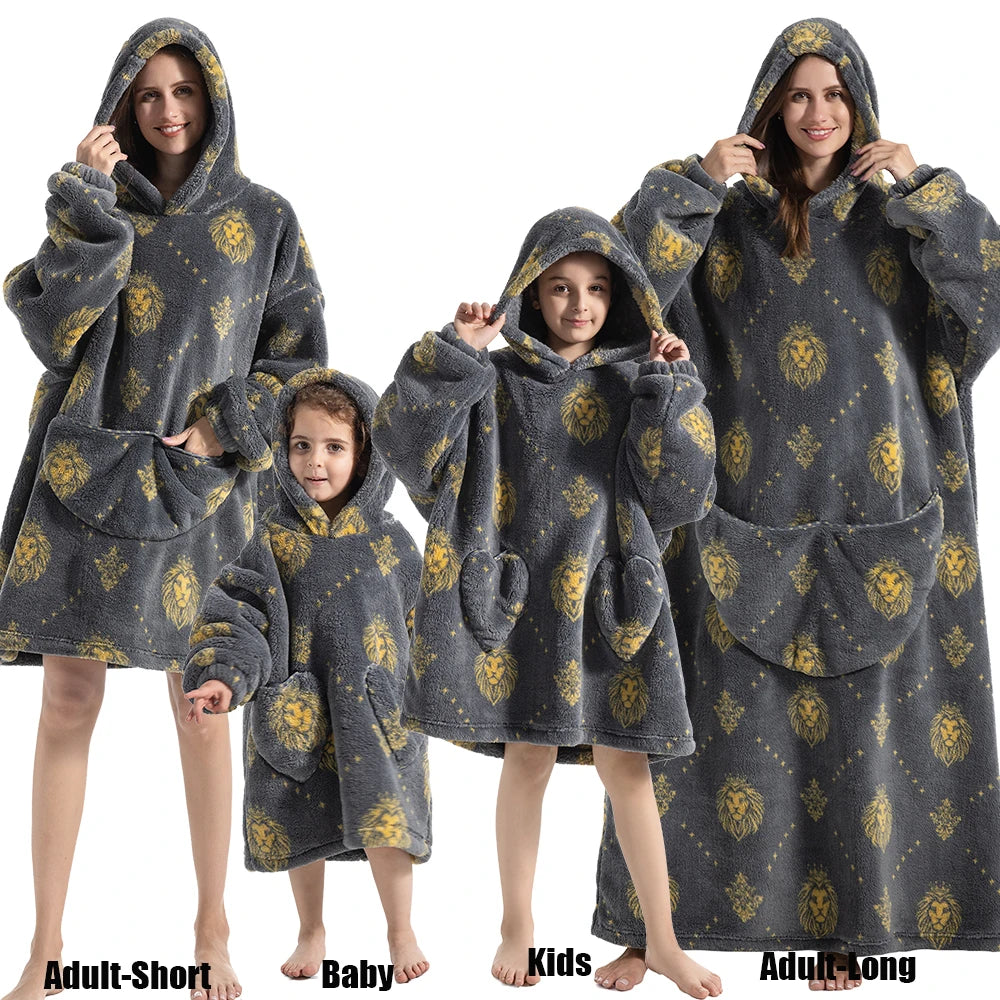 Familien-Flausch – XXL-Hoodie-Decke mit Ärmeln