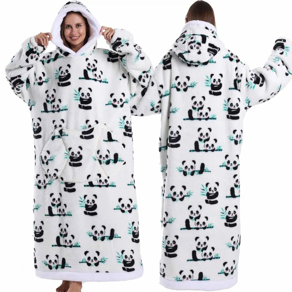 Spooky Snuggle – Hoodie-Decke mit Ärmeln