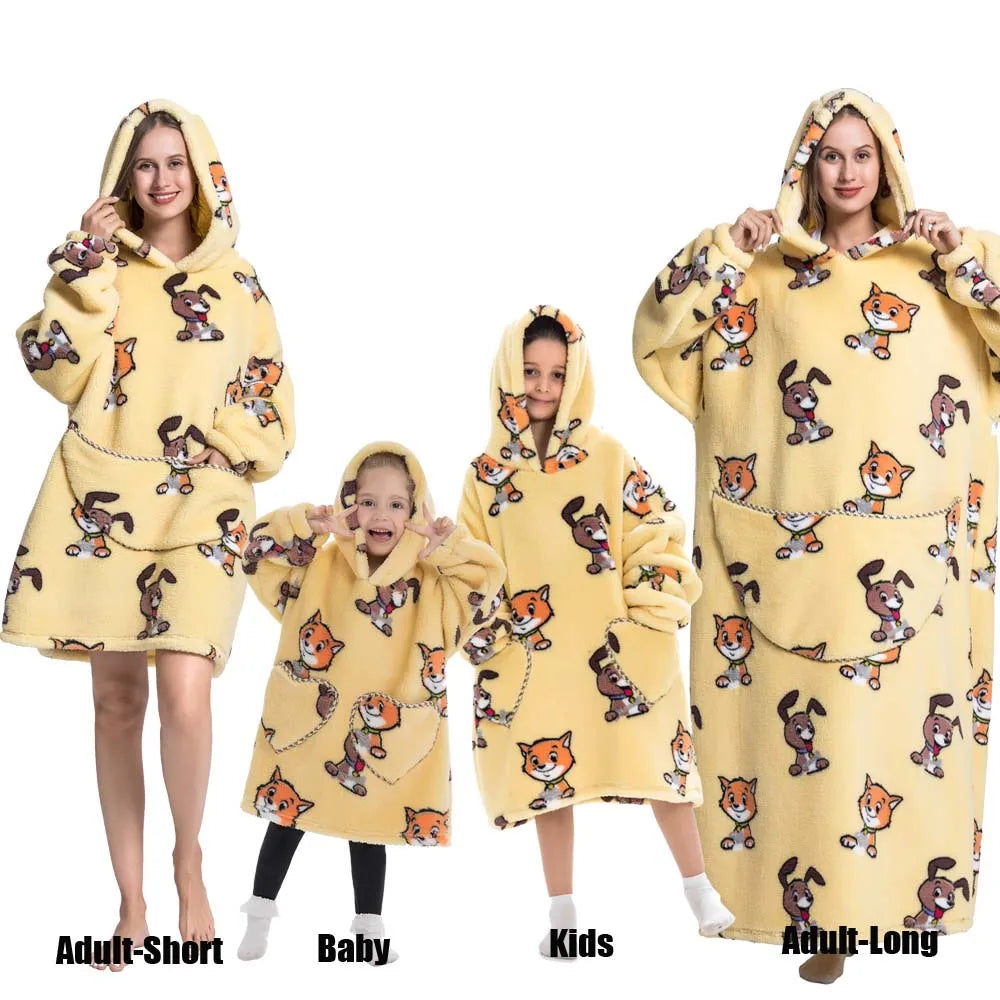 Familien-Flausch – XXL-Hoodie-Decke mit Ärmeln