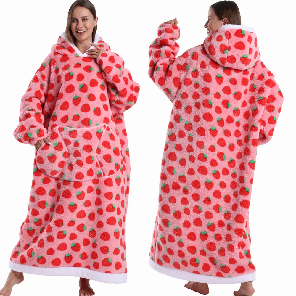 Spooky Snuggle – Hoodie-Decke mit Ärmeln