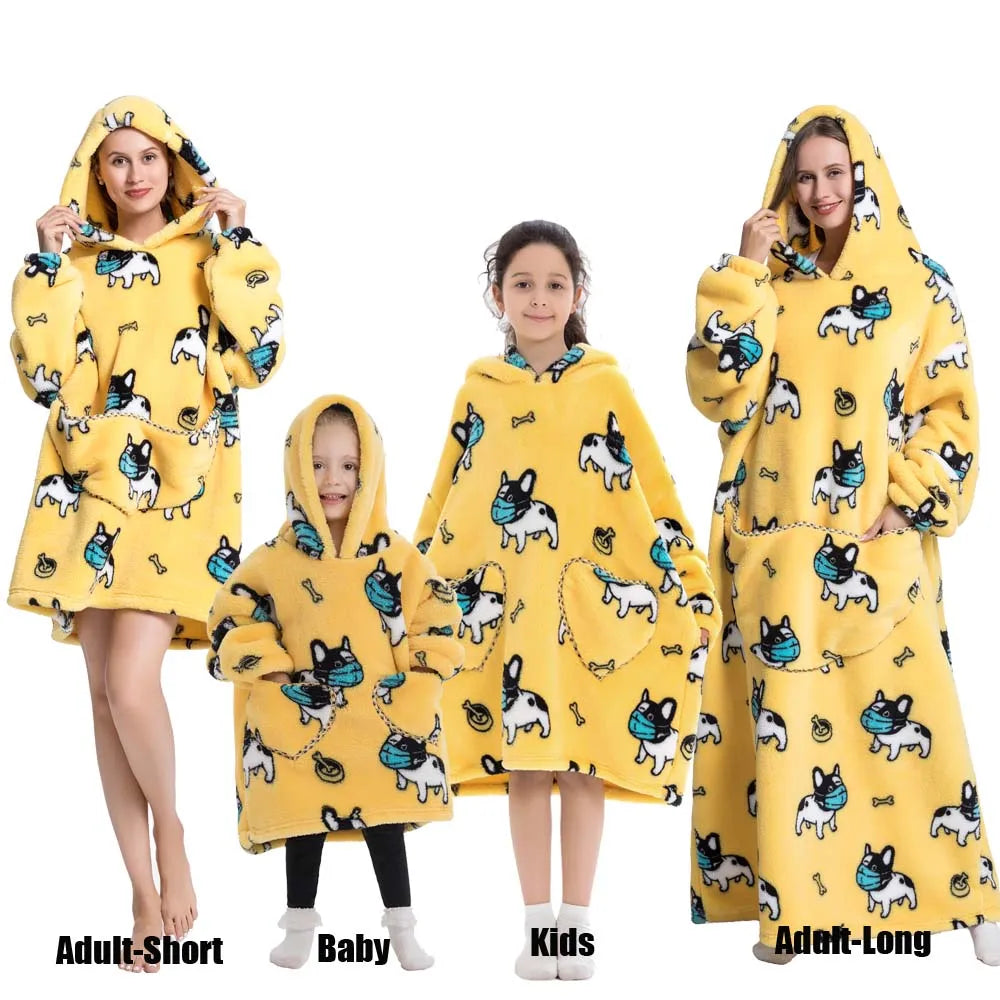 Familien-Flausch – XXL-Hoodie-Decke mit Ärmeln
