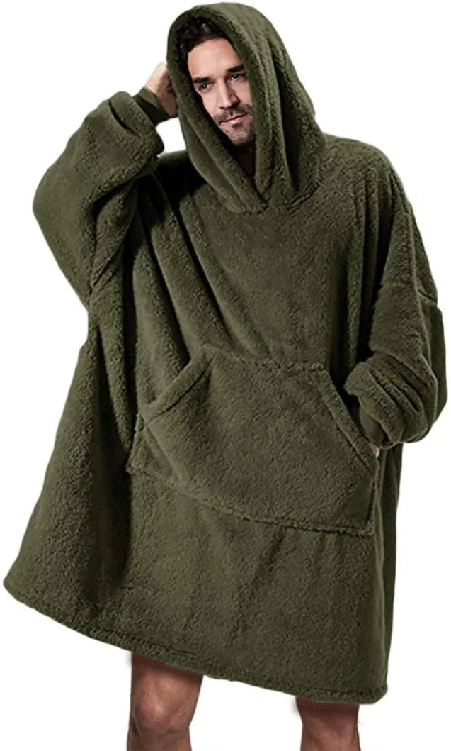 Doppelt eingekuschelt – Wendbare Fleece-Hoodie-Decke