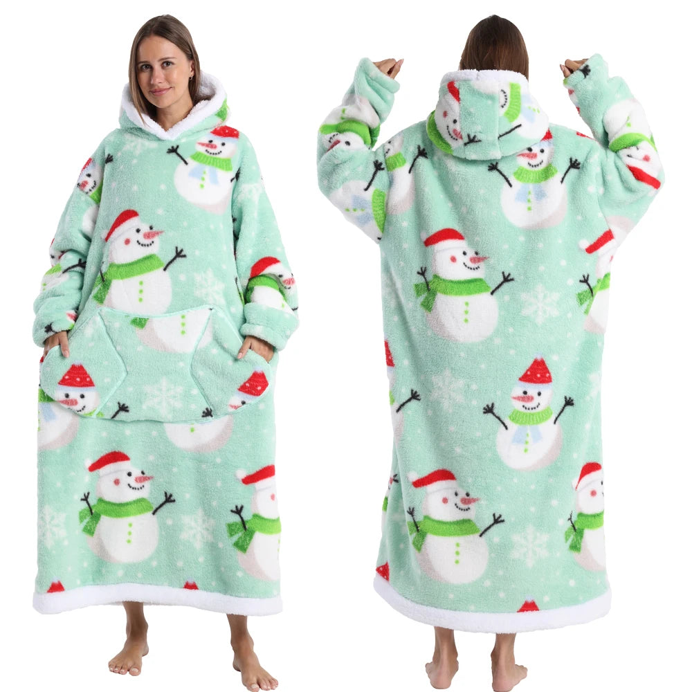 Spooky Snuggle – Hoodie-Decke mit Ärmeln
